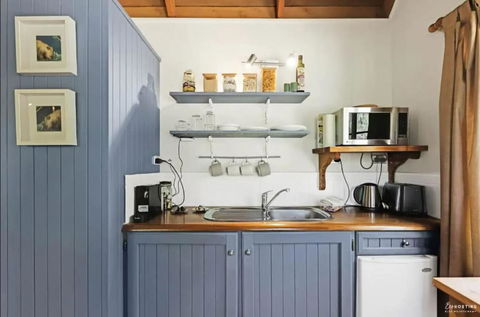 Romantic Tricklebeck Spa Cottage - Holiday Jervis Bay 2