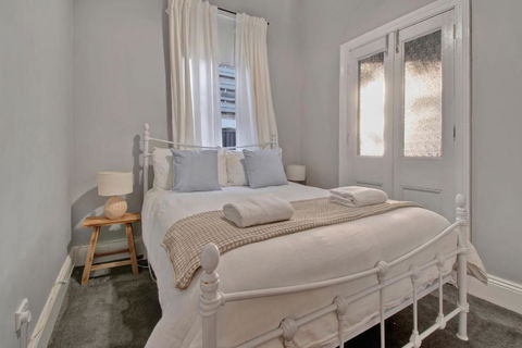 Rose Cottage - Stroll To CBD, Leafy Setting - Holiday Jervis Bay 2