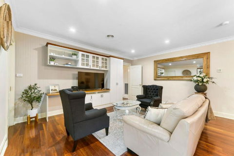 Roselawn Manor - 5 Bedroom Entertainer - Holiday Jervis Bay 2