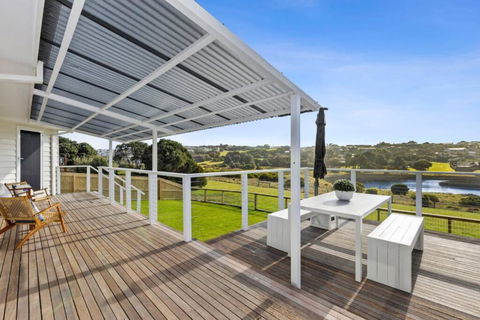 SALTWATER HOUSE - Opposite The Beach And Views Over The Lake! - Holiday Jervis Bay 3