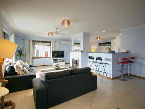 Salty Air Apartments Kingscote Kangaroo Island - Holiday Jervis Bay 3
