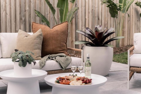 SALTY PALMS By The Sea - TWO - Holiday Jervis Bay 3