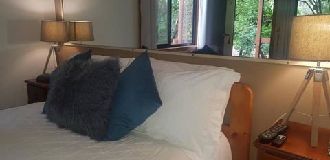Samurai Beach Bungalows - Port Stephens YHA - Holiday Jervis Bay 2