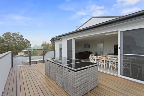 Sanctuary Lodge By Ready Set Stay - BYO LINEN & TOWELS - Holiday Jervis Bay 0