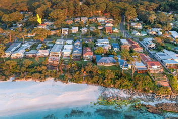 Sandals At The Bay Downstairs Hyams Beach with Holiday Jervis Bay