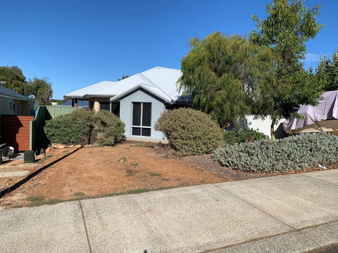 Sandalwood Guest Room - Holiday Jervis Bay 0