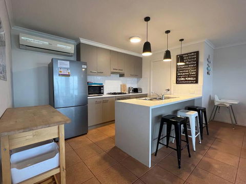 Sandcastle - A Esplanade Place, Stunning Views - Holiday Jervis Bay 0