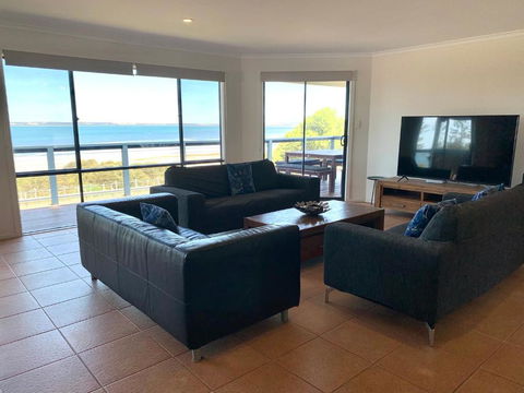 Sandcastle - A Esplanade Place, Stunning Views - Holiday Jervis Bay 1