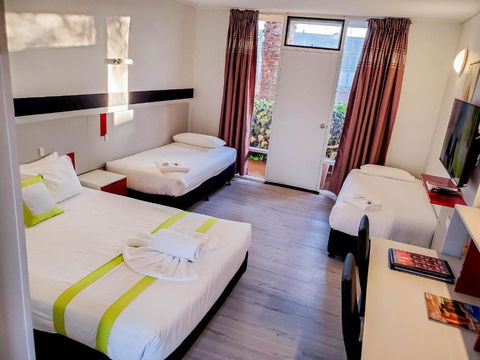 Sandors Motor Inn - Holiday Jervis Bay 2