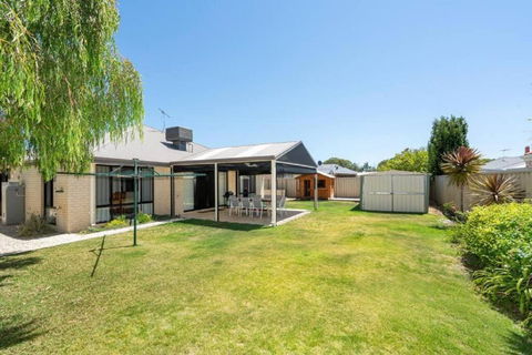 Sandpiper House - Family & Pet Friendly - Holiday Jervis Bay 1