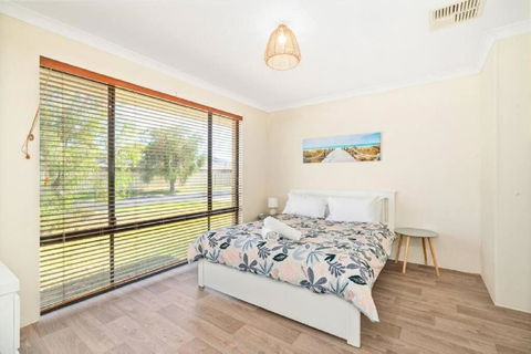 Sandpiper House - Family & Pet Friendly - Holiday Jervis Bay 3