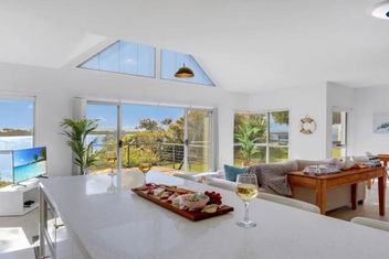 Sandy Cove with Holiday Jervis Bay
