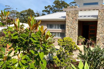Serenity Lodge For Couples with Holiday Jervis Bay