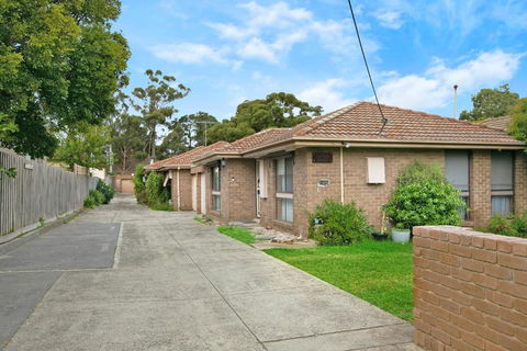 Stay Next To Train Station! Melbourne CBD 12 Km! - Holiday Jervis Bay 2