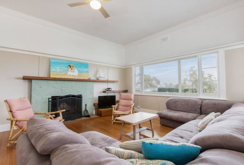 BEACHSIDE GETAWAY - DROMANA - Holiday Jervis Bay 1