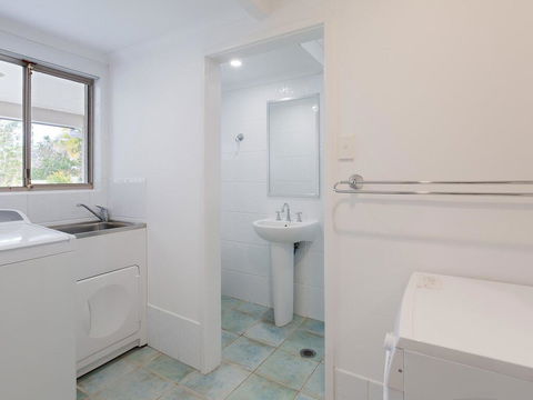 Beauty And The Beach', 88 Foreshore Drive - Large Home With WIFI & Water Views - Holiday Jervis Bay 2