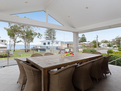 Beauty And The Beach', 88 Foreshore Drive - Large Home With WIFI & Water Views - Holiday Jervis Bay 0