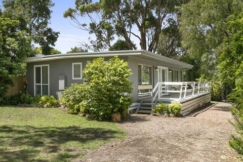 BEAUTY AND THE PEACE - INLET SIDE - Holiday Jervis Bay 0