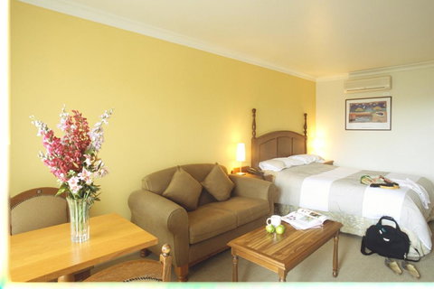 Best Western Plus The Tudor Box Hill - Holiday Jervis Bay 2