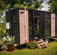 Big Tiny Paz Seven Hills Tiny House Tallarook - Holiday Jervis Bay