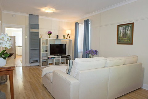 Blue And White Nile - Holiday Jervis Bay 2