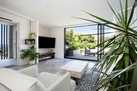 The Treehouse Penthouse - Holiday Jervis Bay 2