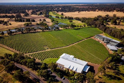 Busselton Jetty + Train Ride + Winery + Scenic Drive Full Day Tour - Holiday Jervis Bay 3