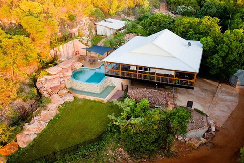 Giant Tides Tour - Cygnet Bay Pearl Farm - Holiday Jervis Bay 5