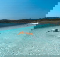 Lake McKenzie Full-Day Tour with Lunch from Hervey Bay - Holiday Jervis Bay