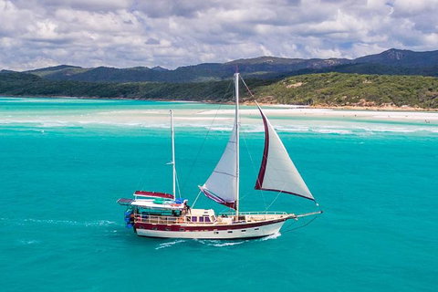 2-Day Whitsundays Sailing Adventure: SV Whitehaven - Holiday Jervis Bay 0