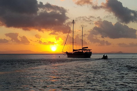 2-Day Whitsundays Sailing Adventure: SV Whitehaven - Holiday Jervis Bay 4