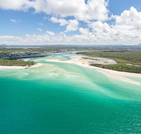 Deluxe Seaplane Tour Noosa to Glasshouse Adventure for 2 with Photobook - Holiday Jervis Bay