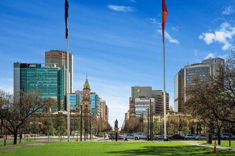 Adelaide Highlights, Hahndorf & McLaren Vale Wine Tasting And Sightseeing Tour - Holiday Jervis Bay 1
