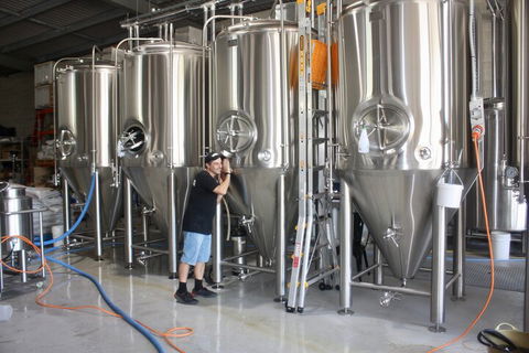 Hipster Sipster Brewery And Distillery Tour - Holiday Jervis Bay 1